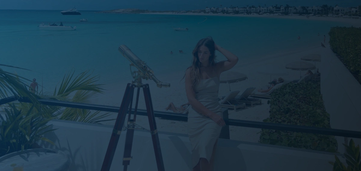 Oriana Schnepps by the ocean